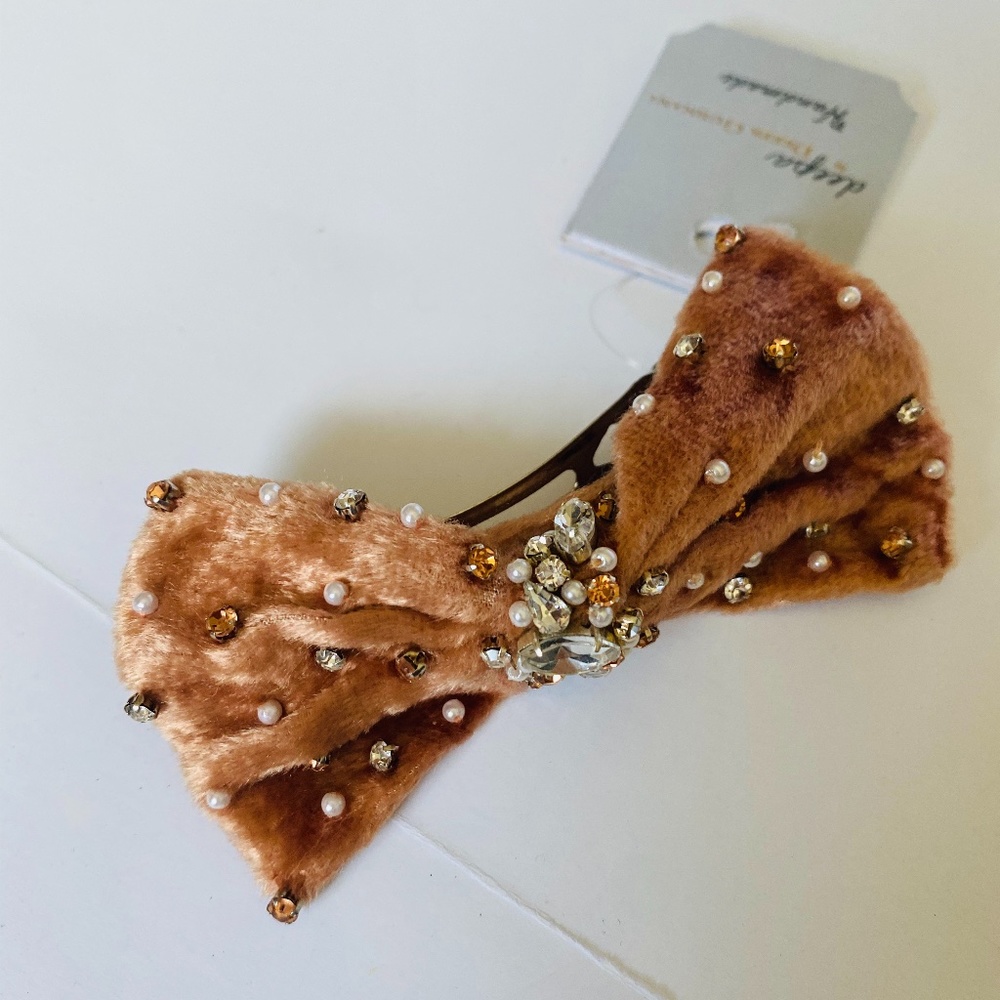 Anthropologie Deepa Embellished Sequin Bow Clip - Picture 2 of 3